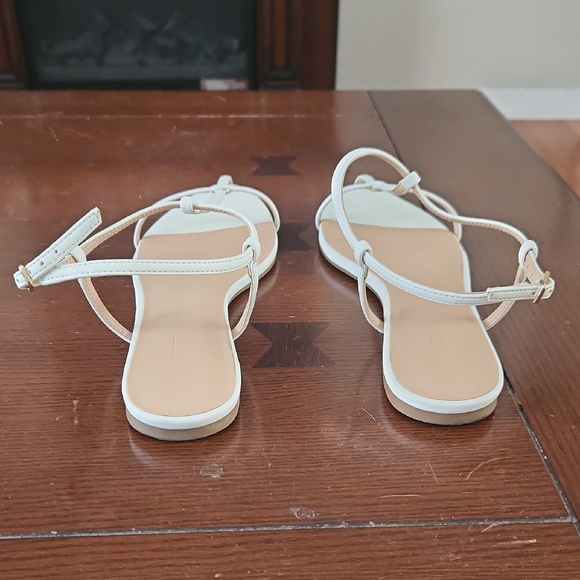 Elegant White Strappy Sandals - Picture 6 of 8